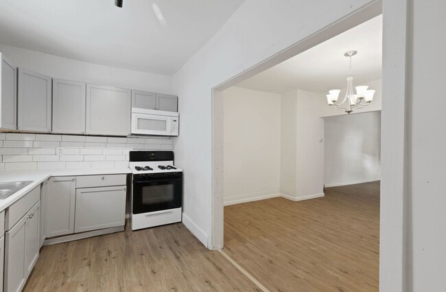 Building Photo - Carnegie - 2 Bedroom 1 Bathroom - Updated ...