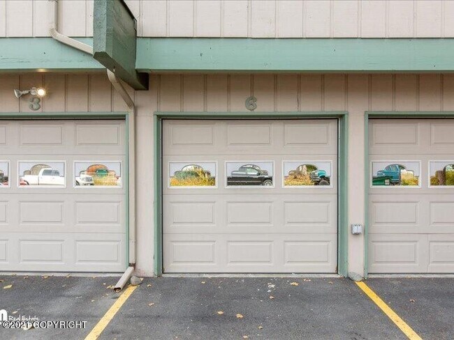 Building Photo - 1220 E 16th Ave