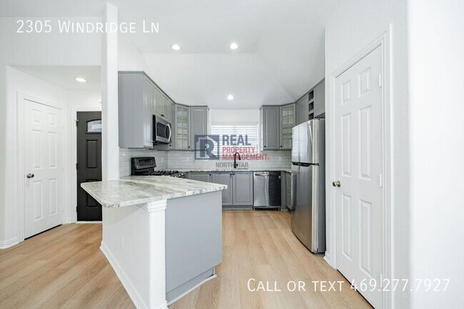 Building Photo - 2305 Windridge Ln