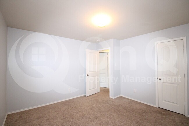 Building Photo - 1115 Quartz Trl