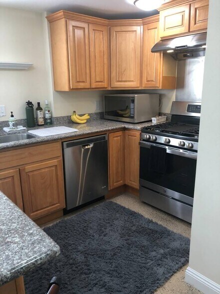Large kitchen - new appliances - 223 W G St