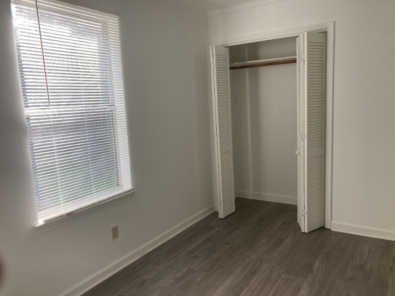 Building Photo - 2020 Plum St