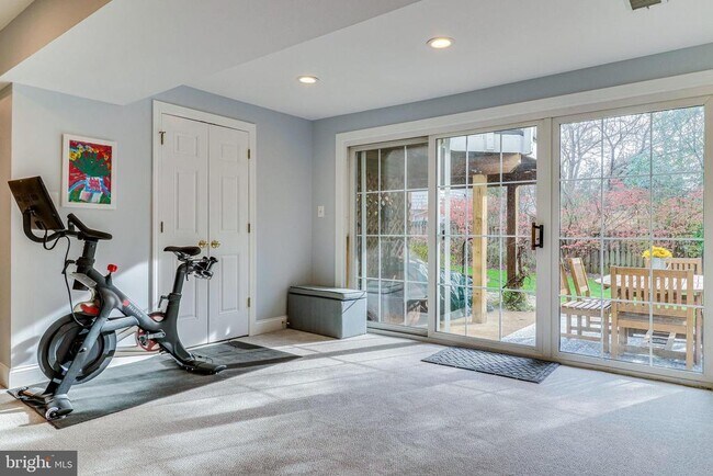 Building Photo - 6519 Engel Dr