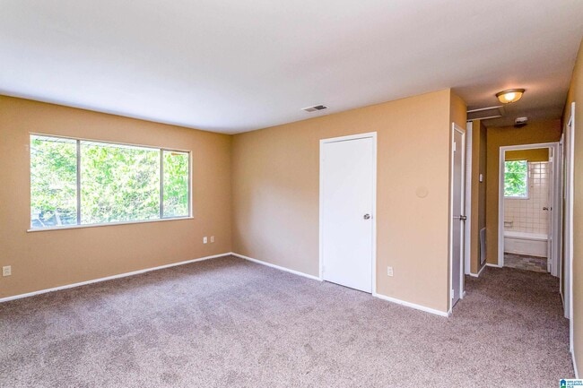 Building Photo - 1112 S Gale Dr