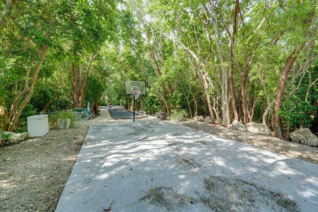 Building Photo - 97652 Overseas Hwy