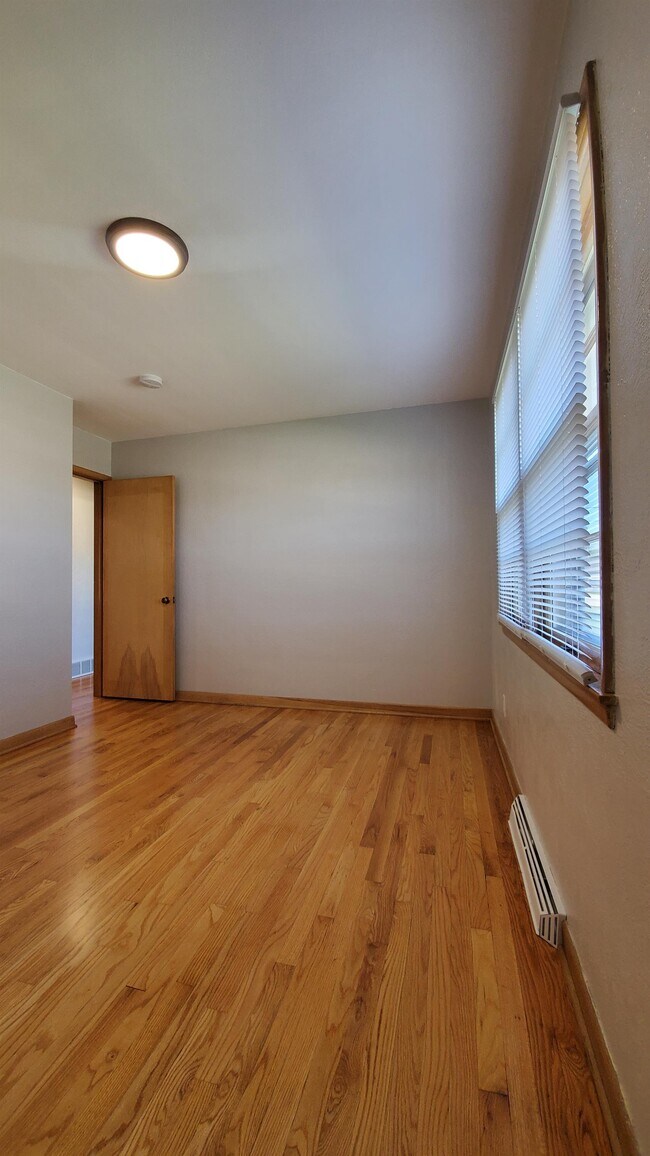 Building Photo - 3339 Henderson Ave SE