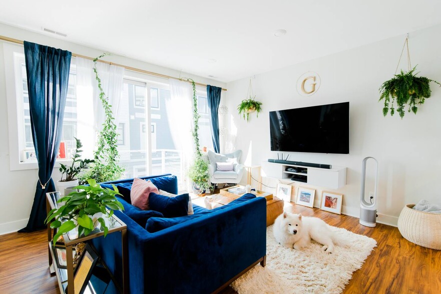 Building Photo - 635 Fairview Ave NE