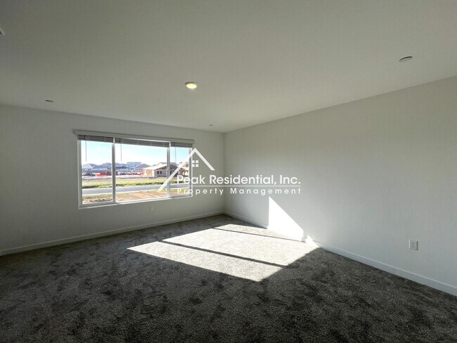 Building Photo - Brand New 4bd/2.5a Elk Grove Home-Must See!