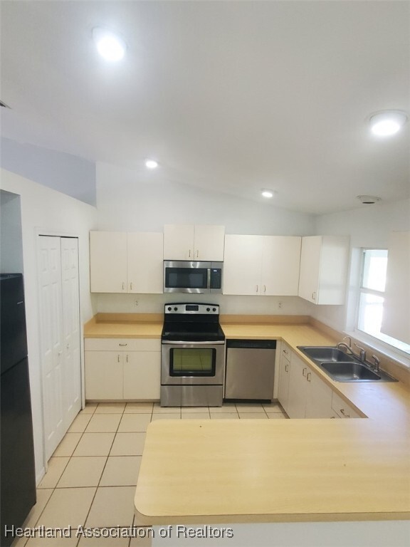 Building Photo - 401 Lemans Dr