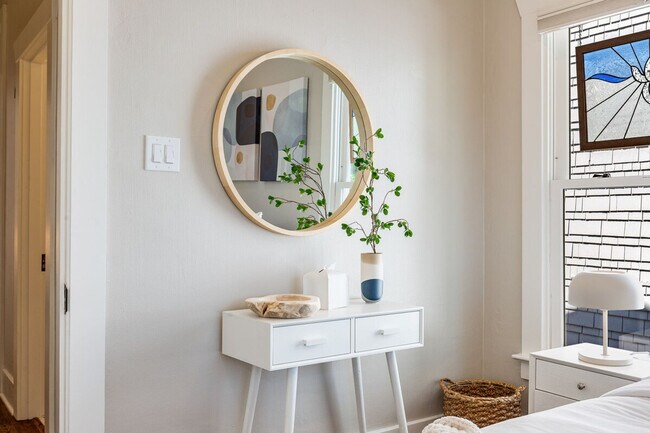 Building Photo - 1706 Warren Ave N