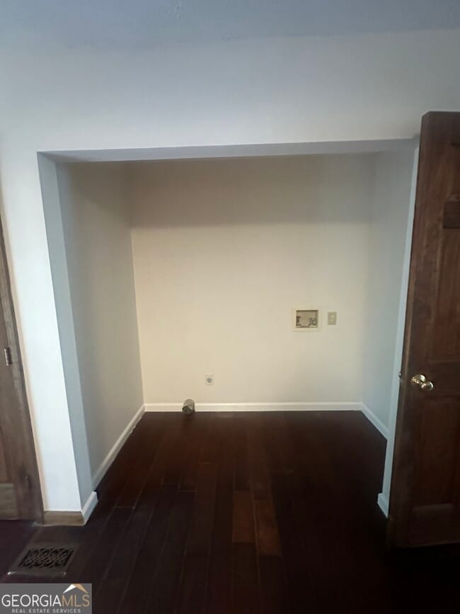 Building Photo - 253 Whitney Ln