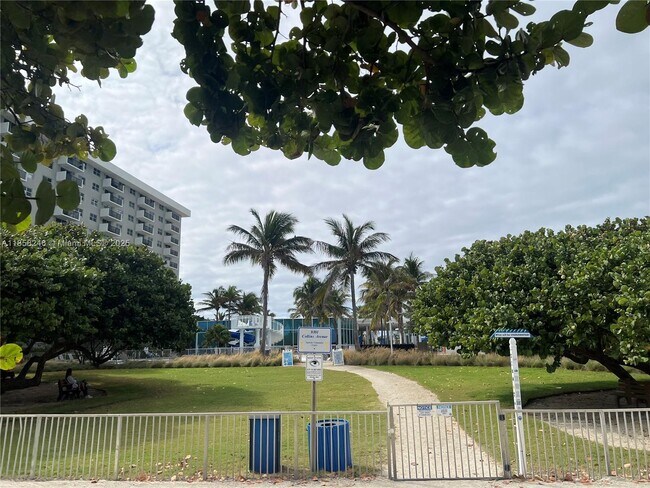 Building Photo - 9241 Collins Ave
