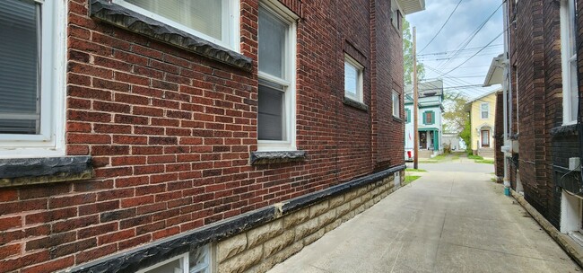 Building Photo - 349/353 W 9th St