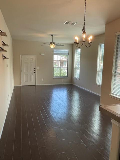 Building Photo - 118 Creekside Villa Dr