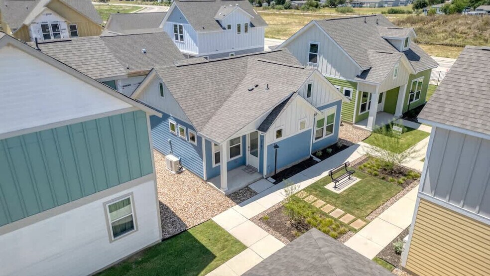 Building Photo - 2147 Hofstaat