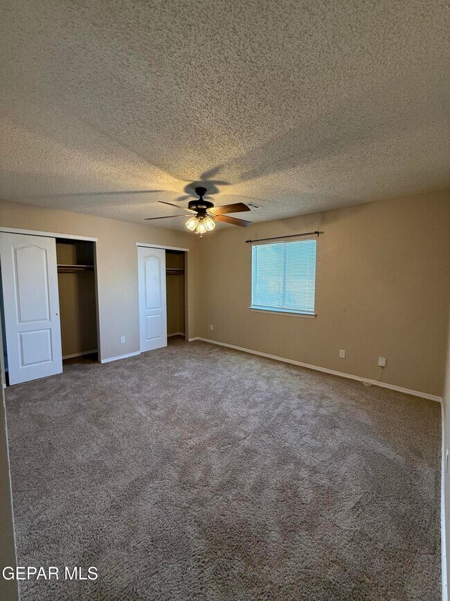 Building Photo - 732 Desert Sage Dr