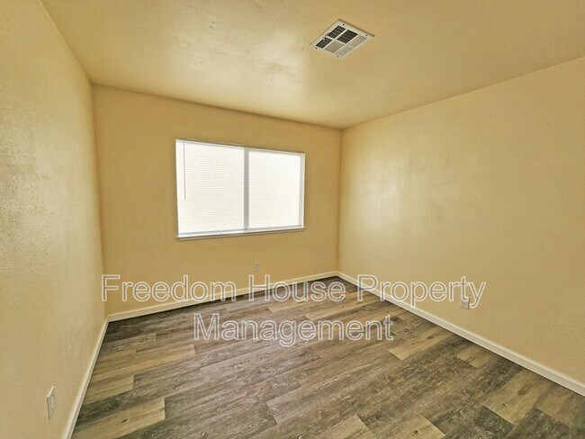 Building Photo - 1930 Kearney St