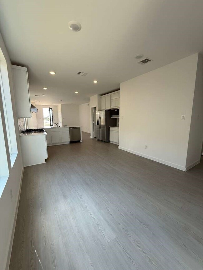 Building Photo - 27326 Sweetwater Bay Dr