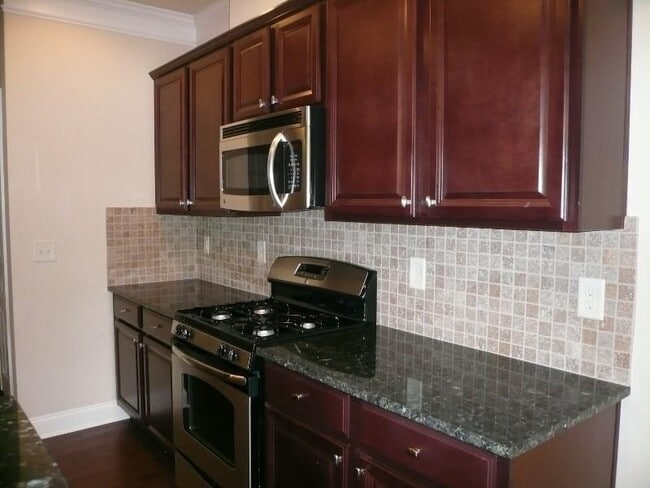Building Photo - 780 Duberry St