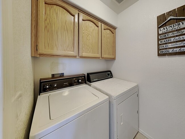Building Photo - Winter Rental
