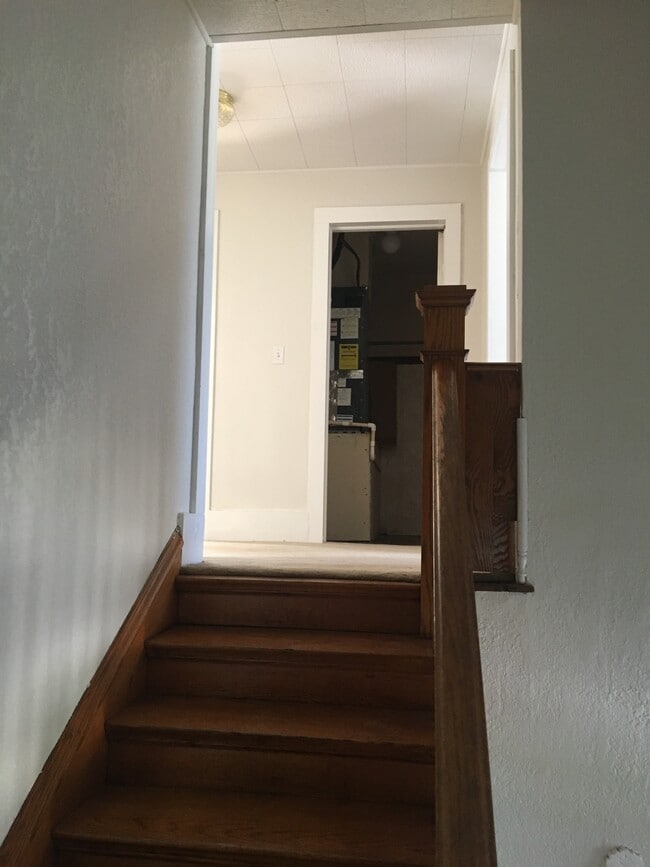 Building Photo - 505 S Roney St