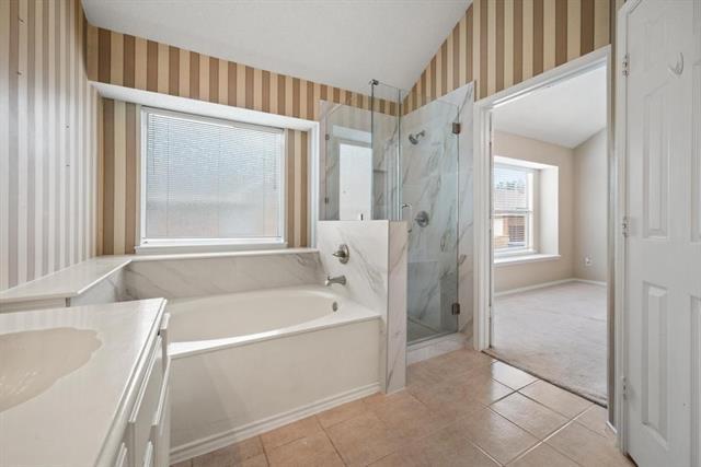 Building Photo - 7700 Glenoaks Dr