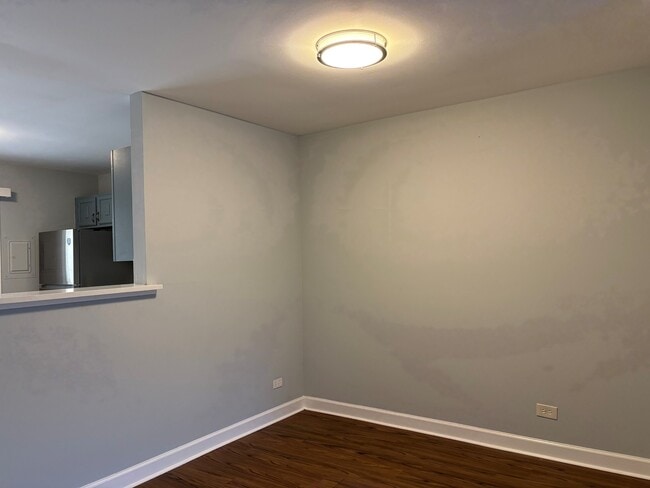 Building Photo - 201 N Waters Edge Dr