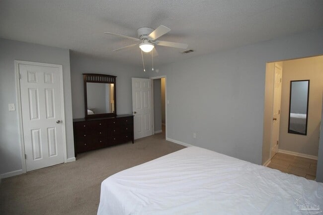 Building Photo - 950 Coronado Dr