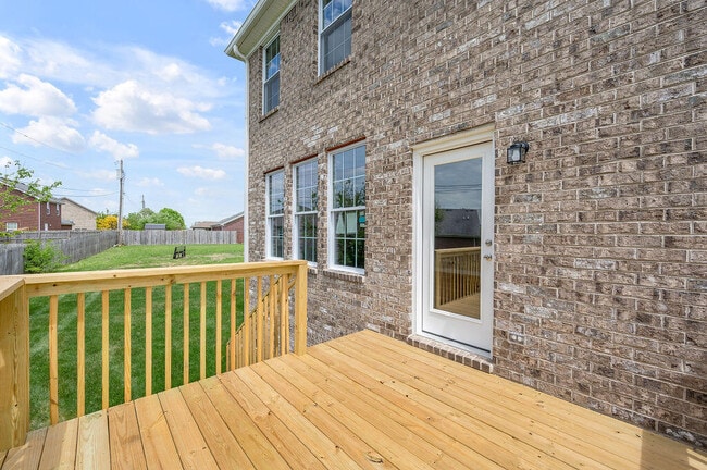 Building Photo - 125 Squires Way