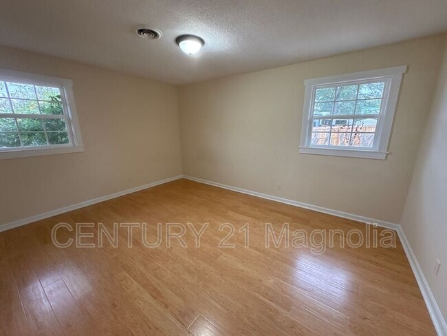 Building Photo - 500 Merrymont Dr