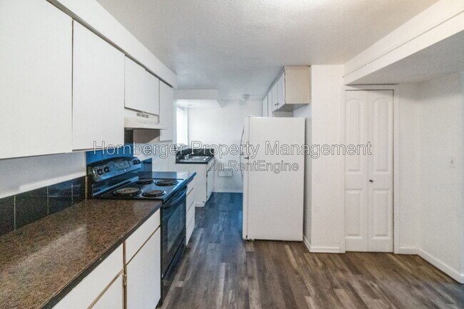 Building Photo - 1631 E Rowan Ave