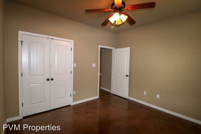 Building Photo - 3 br, 2 bath House - 3021 Silver Saddle