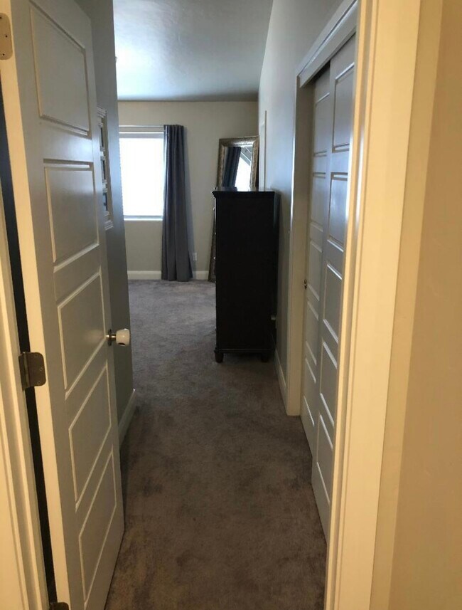 Building Photo - 1780 N Snowfield Pl