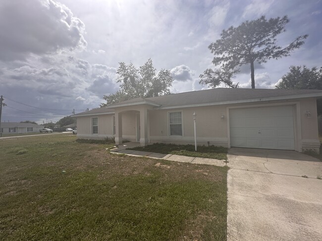 Primary Photo - 9 Cedar Cir
