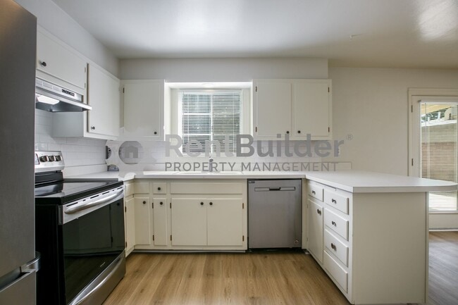 Building Photo - CALL US TODAY AT (505) 808-6467 TO SCHEDUL...