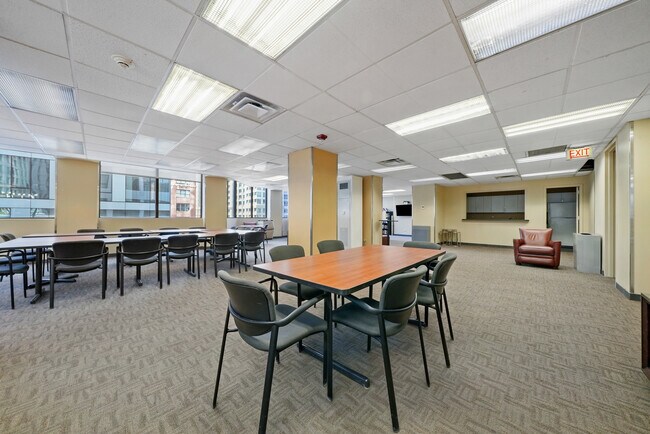 Building Photo - 405 N Wabash Ave
