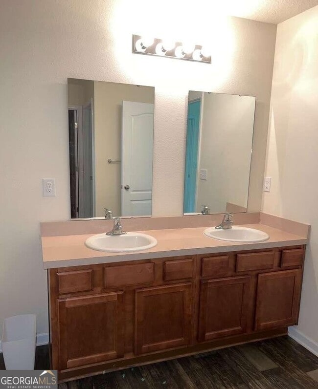 Building Photo - 126 Brooklet Cir