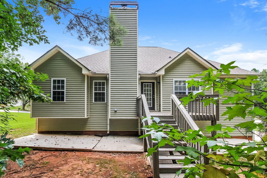 Building Photo - 215 Trelawney Pl