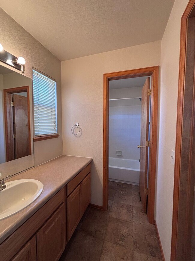 Building Photo - 4 Bed 3.5 Bath Home with Air Conditioning! - MileStone Real Estate Services - Available Now!