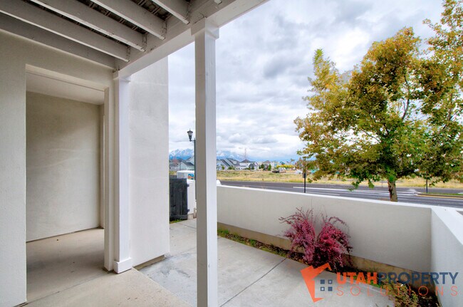 Building Photo - 5348 W South Jordan Pky