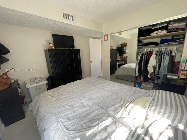 Building Photo - 9010 SW 125th Ave