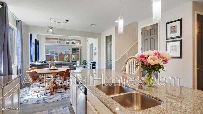 Building Photo - 10540 E Sebring Ave