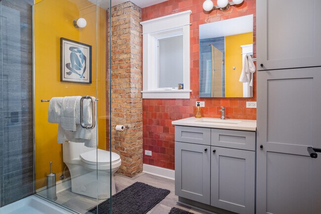 Building Photo - 10 N Pistakee Lake Rd