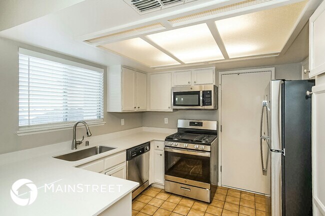 Building Photo - 804 Crabapple Dr