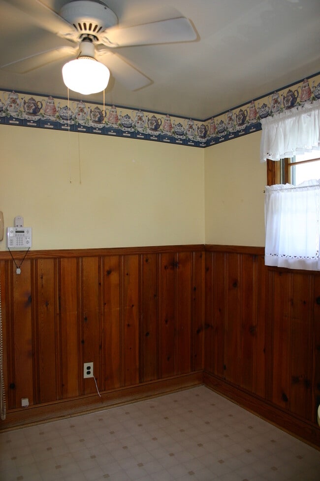 Building Photo - 1116 Deerwood St