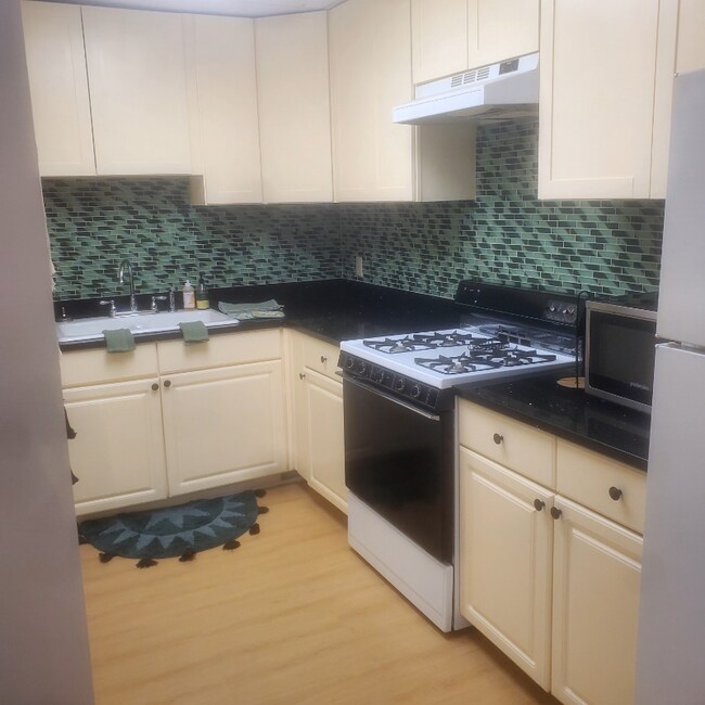 Building Photo - 4155 Central Park Pl