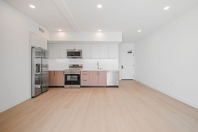 Building Photo - Welcome to the Gramercy