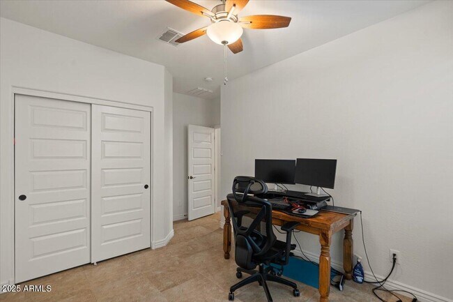 Building Photo - 2674 E Cherry Hill Dr