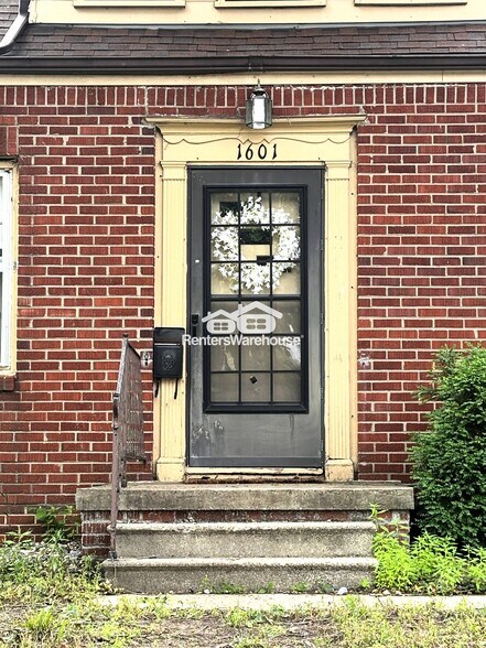 Building Photo - 1601 56th St