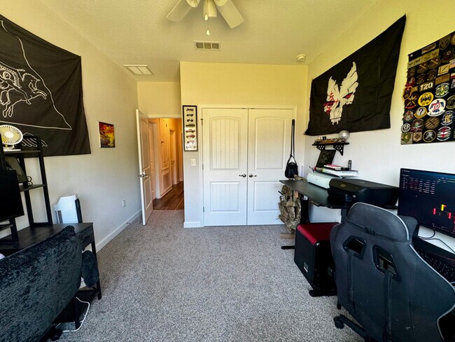 Building Photo - 9867 Shangri La West Rd